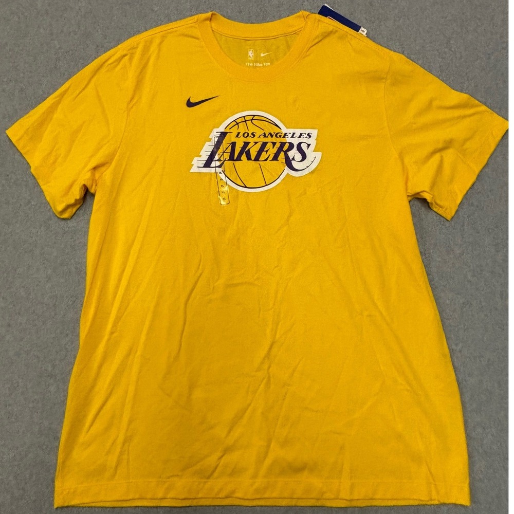 Nike NBA Los Angeles Lakers Mens Yellow Graphic T-Shirt XL FJ0243-728 NWT